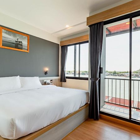 Hotel The Blue C Donsak Surat Thani Exterior foto